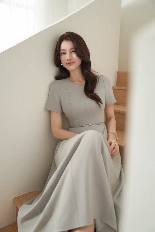 Sixdo Light Grey Woven Flared Dress With Belt